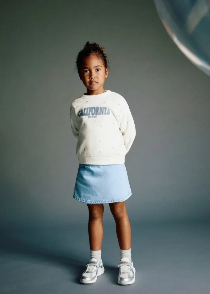 Mikina s potiskem srdíček Mikina s potiskem srdíček