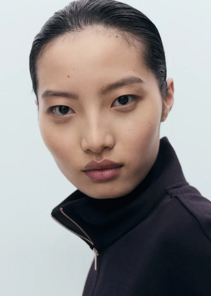 Mikina s rolákem a zipem Mikina s rolákem a zipem