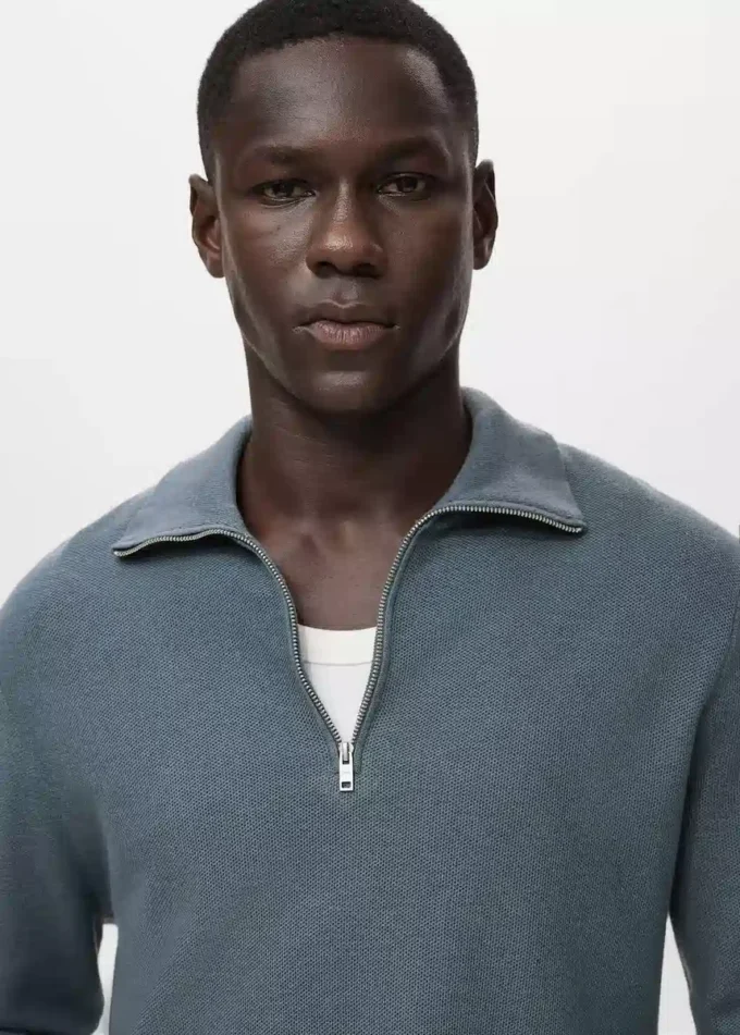 Mikrostrukturovaný svetr se zipem u krku Mikrostrukturovaný svetr se zipem u krku