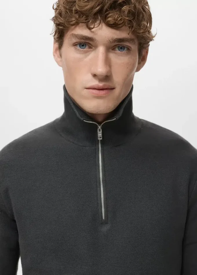 Mikrostrukturovaný svetr se zipem u krku Mikrostrukturovaný svetr se zipem u krku