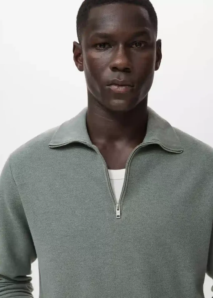 Mikrostrukturovaný svetr se zipem u krku Mikrostrukturovaný svetr se zipem u krku