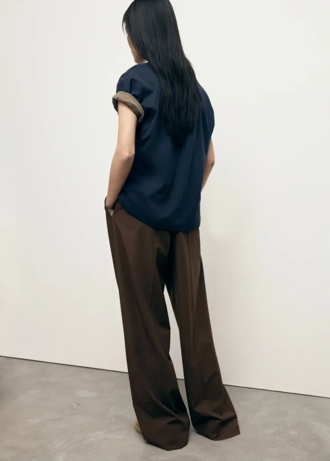 Nízký pas, široké nohavice Nízký pas, široké nohavice