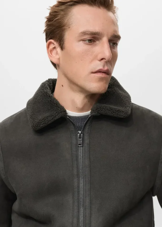 Oboustranná bunda s detaily z ovčí kůže Oboustranná bunda s detaily z ovčí kůže
