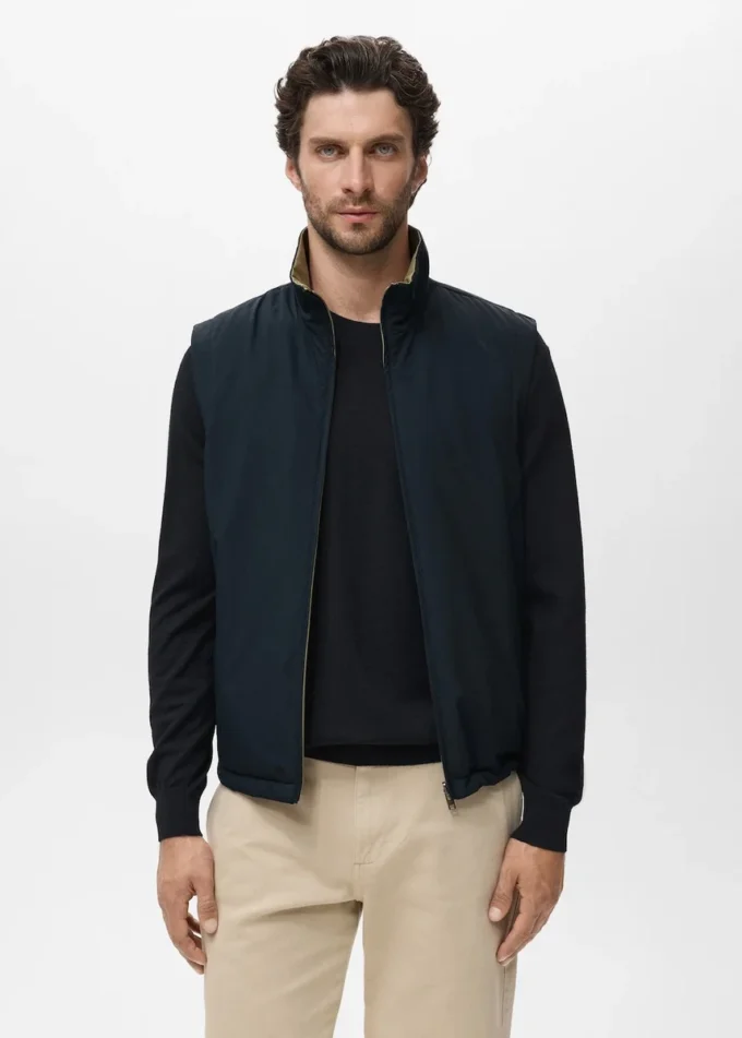 Oboustranná vesta s vodoodpudivou úpravou Oboustranná vesta s vodoodpudivou úpravou