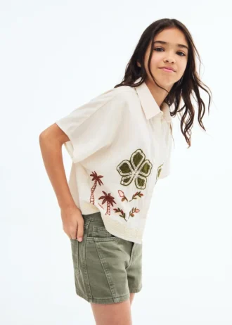 Šortky s prošívanými detaily