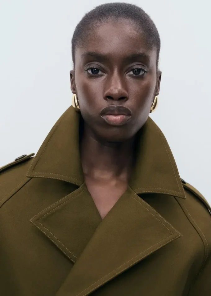 Oversized krátký dvouřadový trenčkot Oversized krátký dvouřadový trenčkot