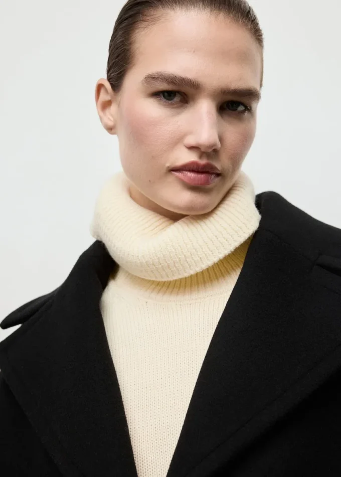 Oversized krátký vlněný kabát Oversized krátký vlněný kabát