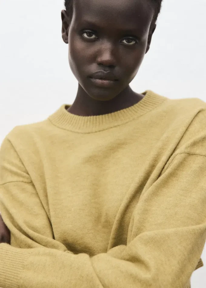 Oversized svetr s žebrovaným lemem Oversized svetr s žebrovaným lemem