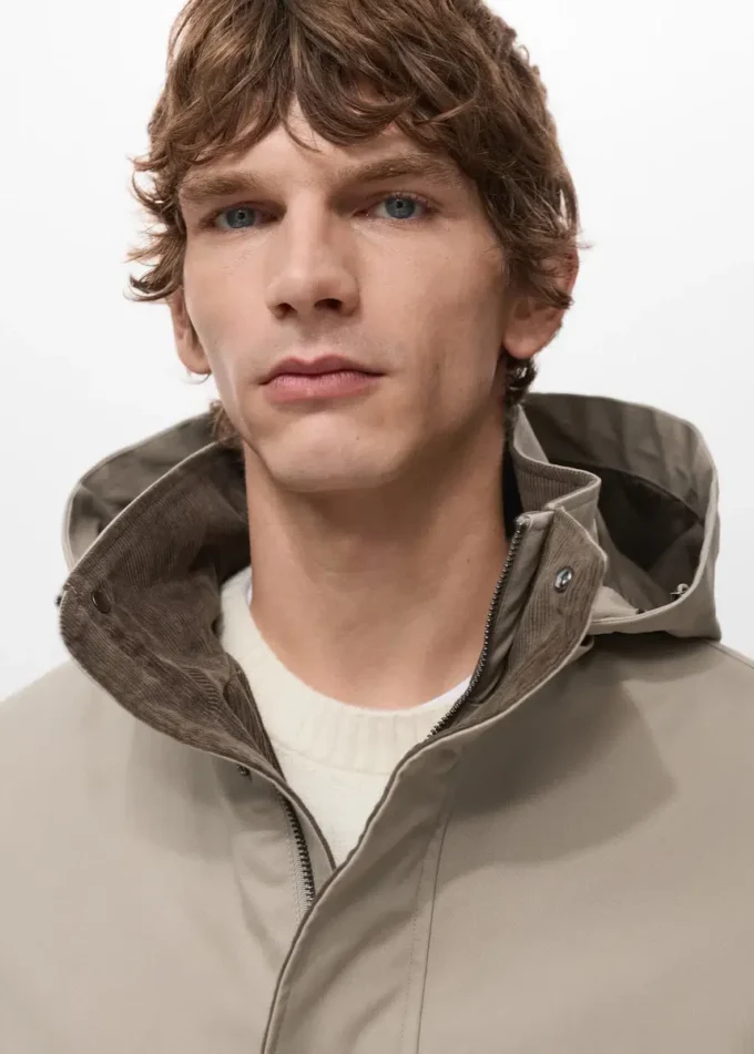 Parka s odnímatelnou vnitřní kapucí Parka s odnímatelnou vnitřní kapucí