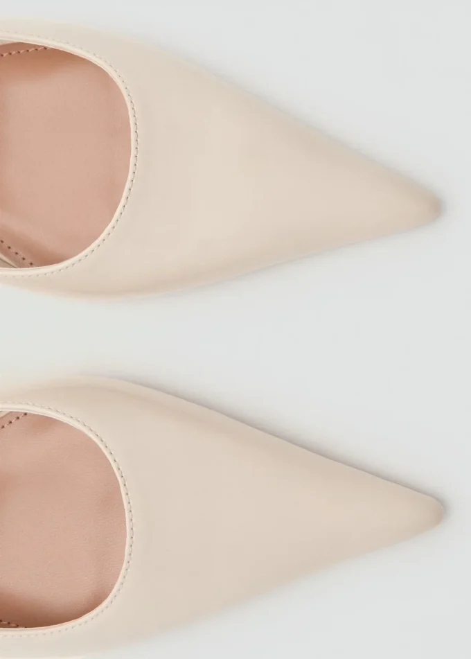 Špičaté boty na nízkém podpatku Špičaté boty na nízkém podpatku