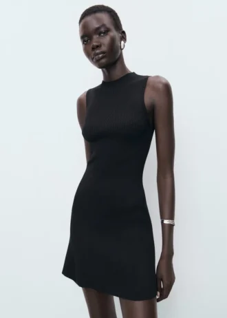 Přiléhavé svetrové šaty