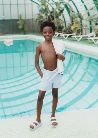 Plavky s více pruhy