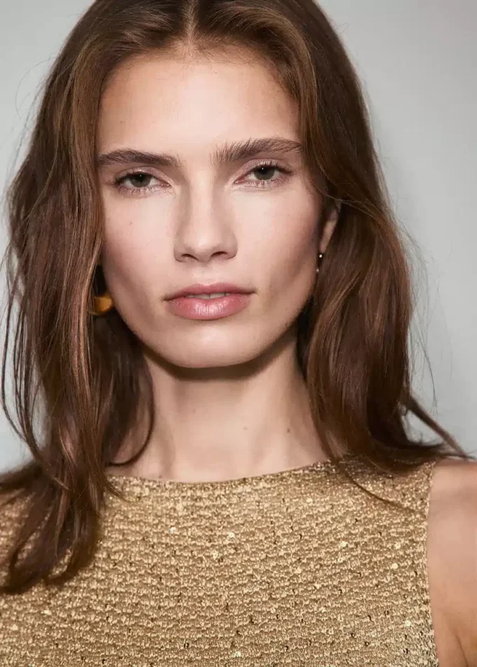 Pletené šaty s flitrovými detaily