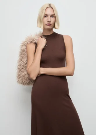 Pletené šaty s rolákem