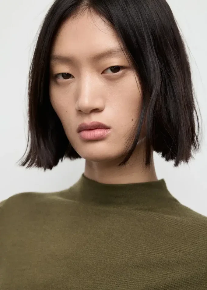 Pletené šaty s rolákem