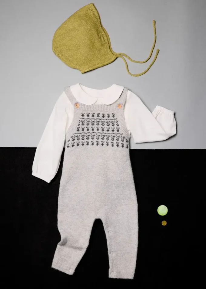 Montérky s vyšívaným lemováním Montérky s vyšívaným lemováním