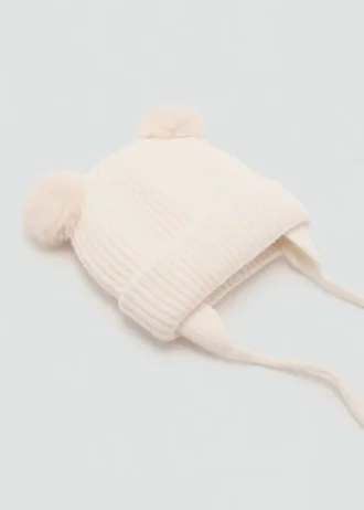 Pletená čepice s bambulí