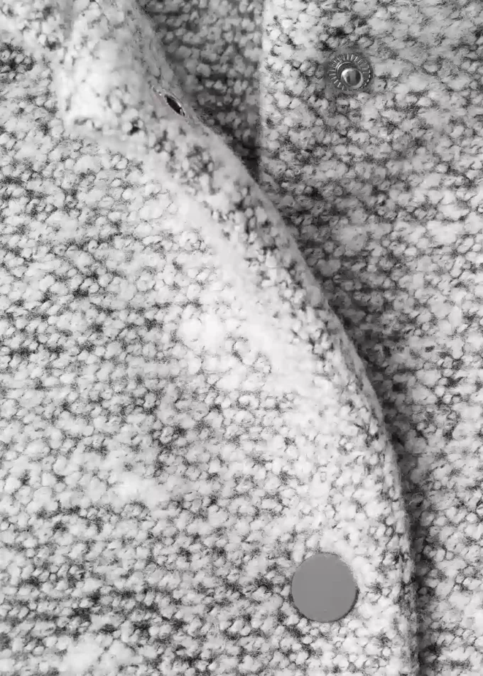 Pletený kabát s kapucí Pletený kabát s kapucí