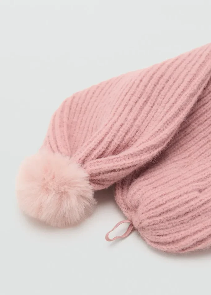 Pletená šála s třásněmi Pletená šála s třásněmi