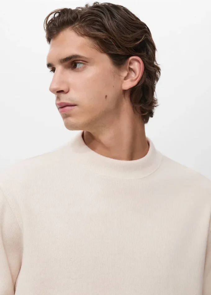 Pletená mikina s pravidelným střihem Pletená mikina s pravidelným střihem
