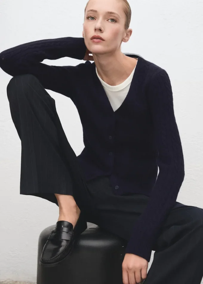 Pletený pletený svetr Pletený pletený svetr