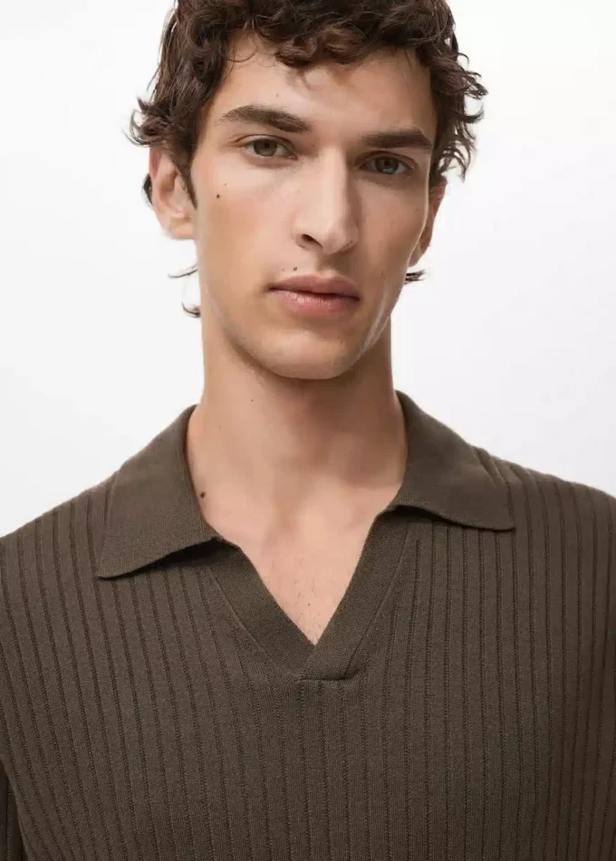 Pletený polo svetr s žebrováním Pletený polo svetr s žebrováním