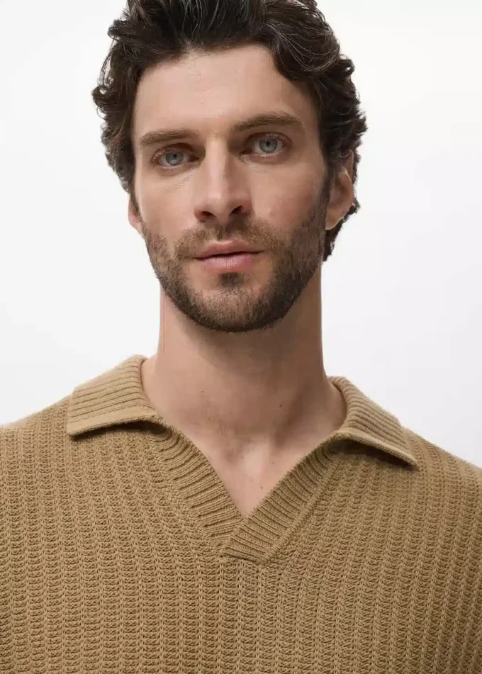 Pletený strukturovaný polo svetr Pletený strukturovaný polo svetr