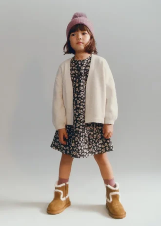 Kotníkové boty ze semiše s efektem kožešiny