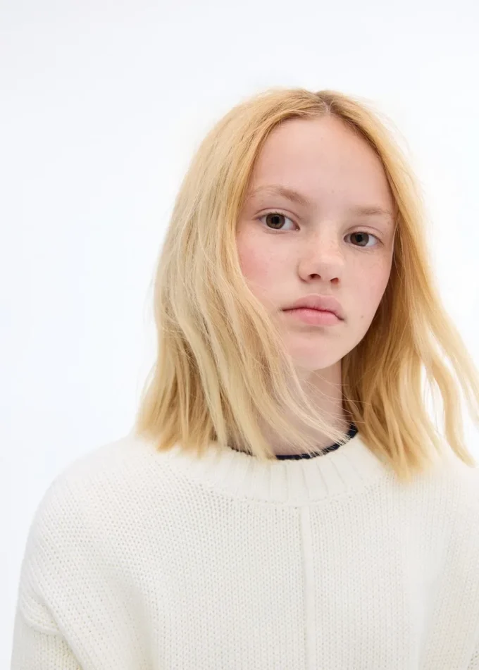 Pletený svetr s dlouhým rukávem Pletený svetr s dlouhým rukávem