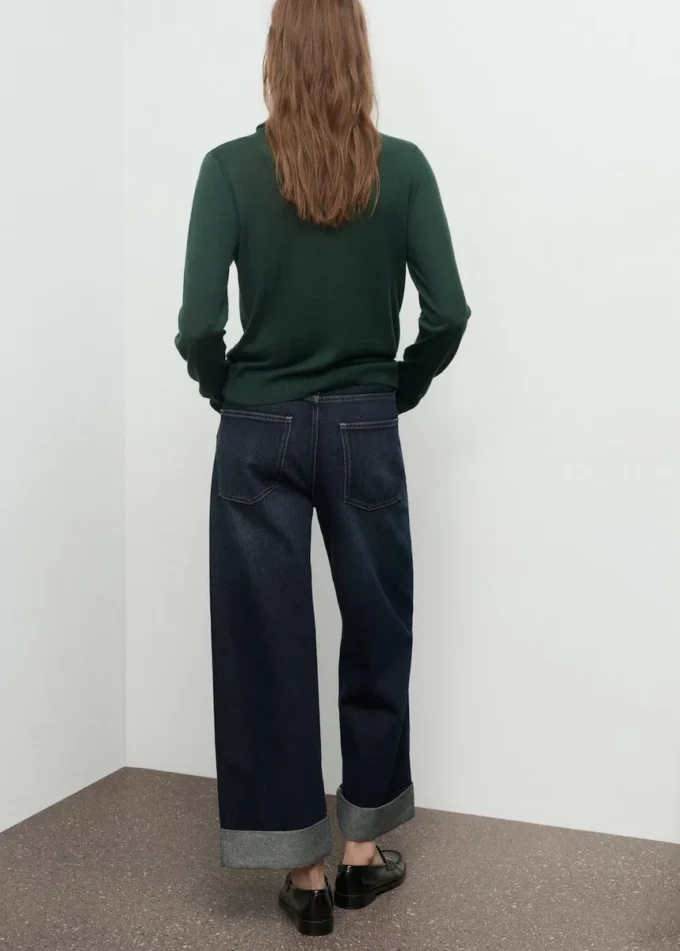 Pletený svetr s drapovaným výstřihem Pletený svetr s drapovaným výstřihem