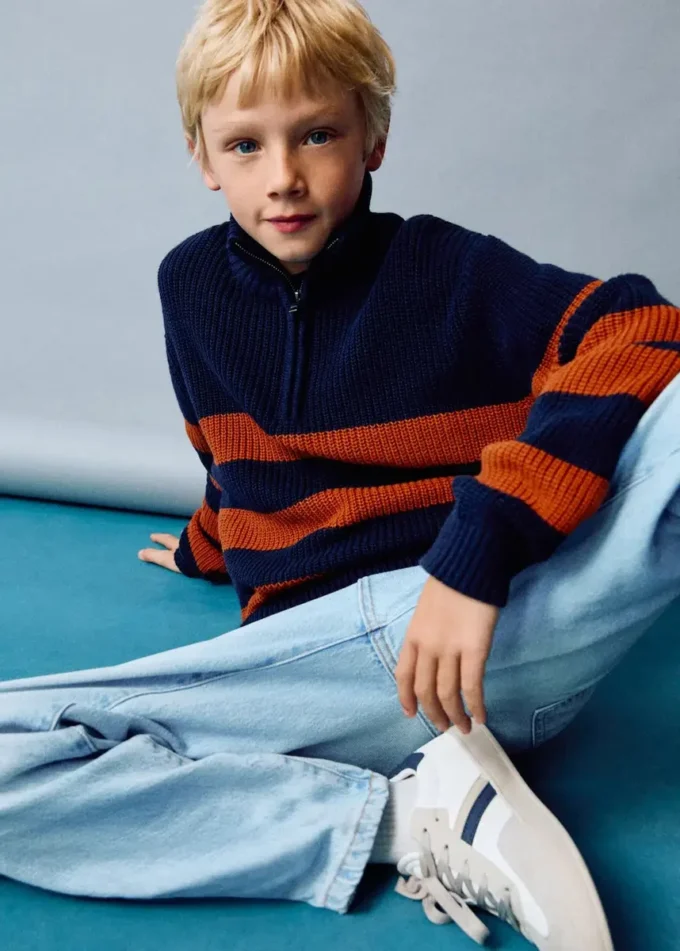 Pletený svetr s perkinsovým výstřihem Pletený svetr s perkinsovým výstřihem