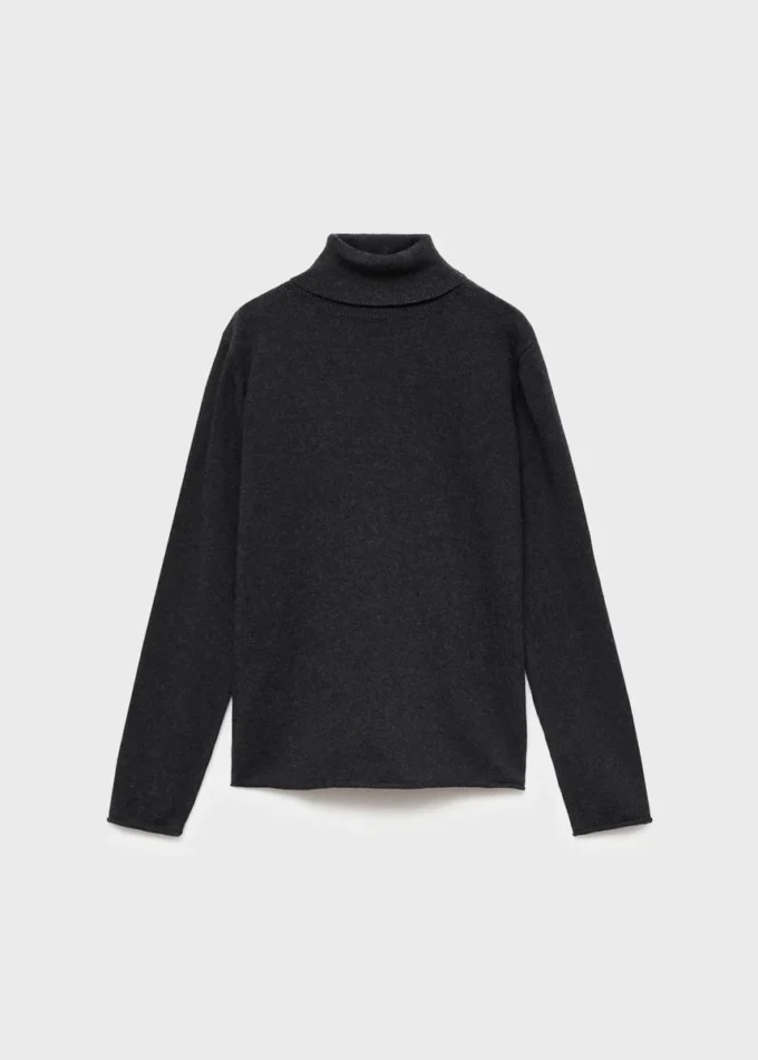 Pletený svetr s rolákem Pletený svetr s rolákem