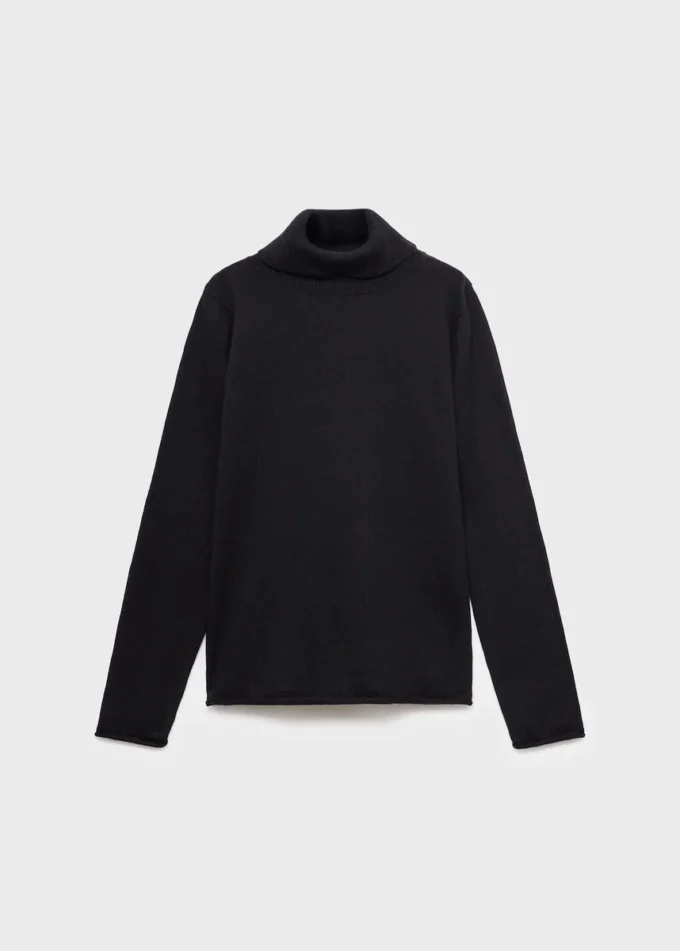 Pletený svetr s rolákem Pletený svetr s rolákem