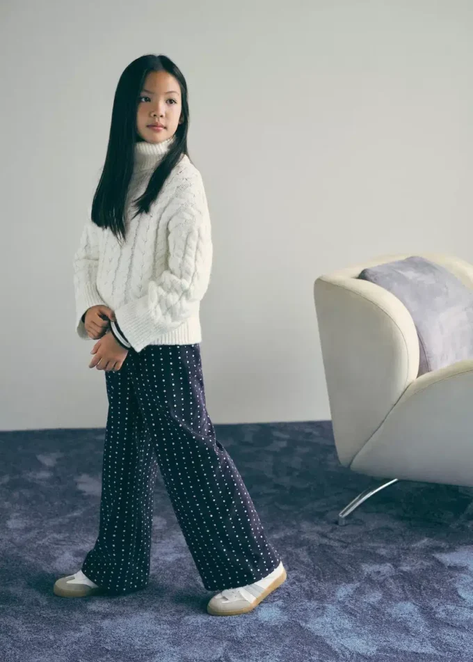 Pletený svetr s rolákem Pletený svetr s rolákem