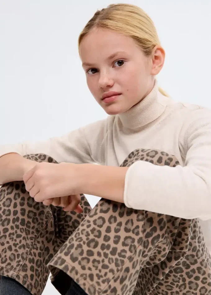 Pletený svetr s rolákem Pletený svetr s rolákem