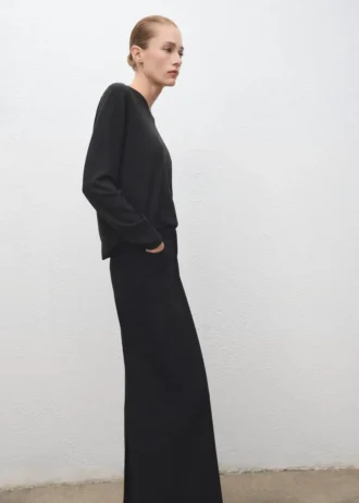 Pletený svetr s výstřihem do V