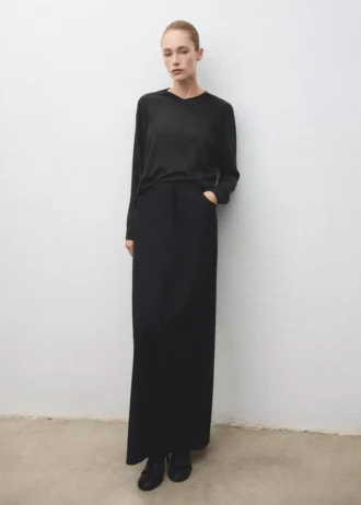 Pletený svetr s výstřihem do V