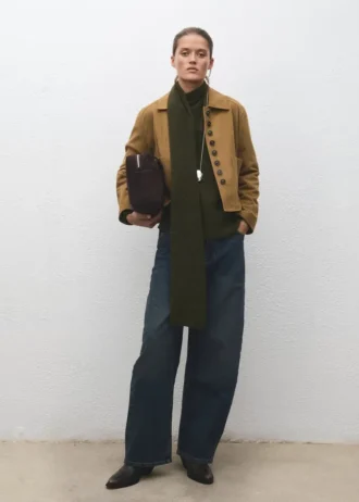 Pletený svetr se šátkem