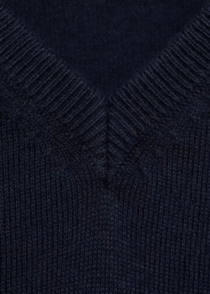 Pletené tílko s výstřihem do V