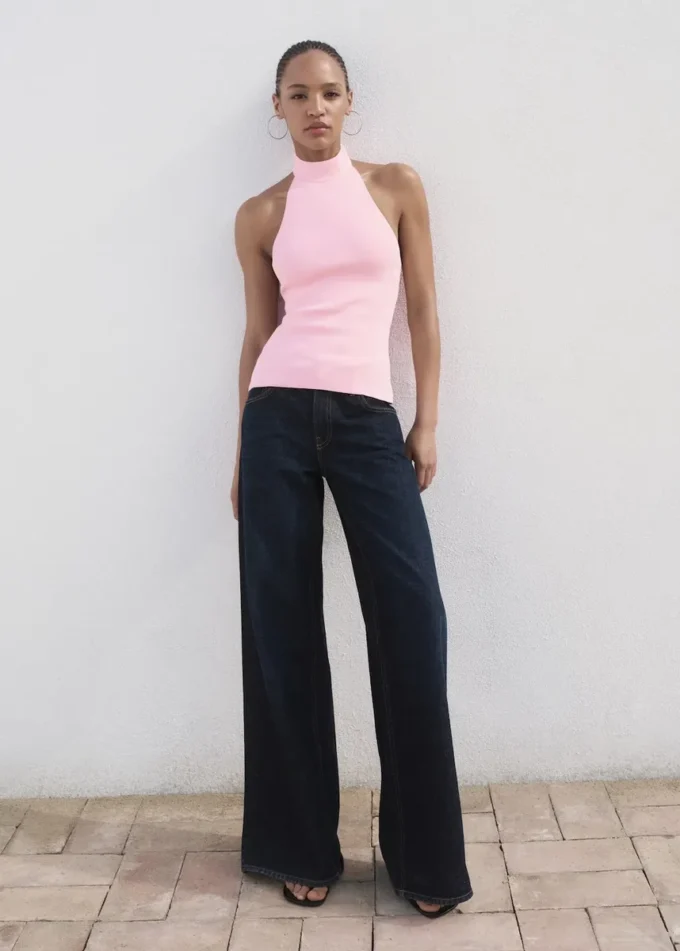 Pletený top s halter výstřihem Pletený top s halter výstřihem