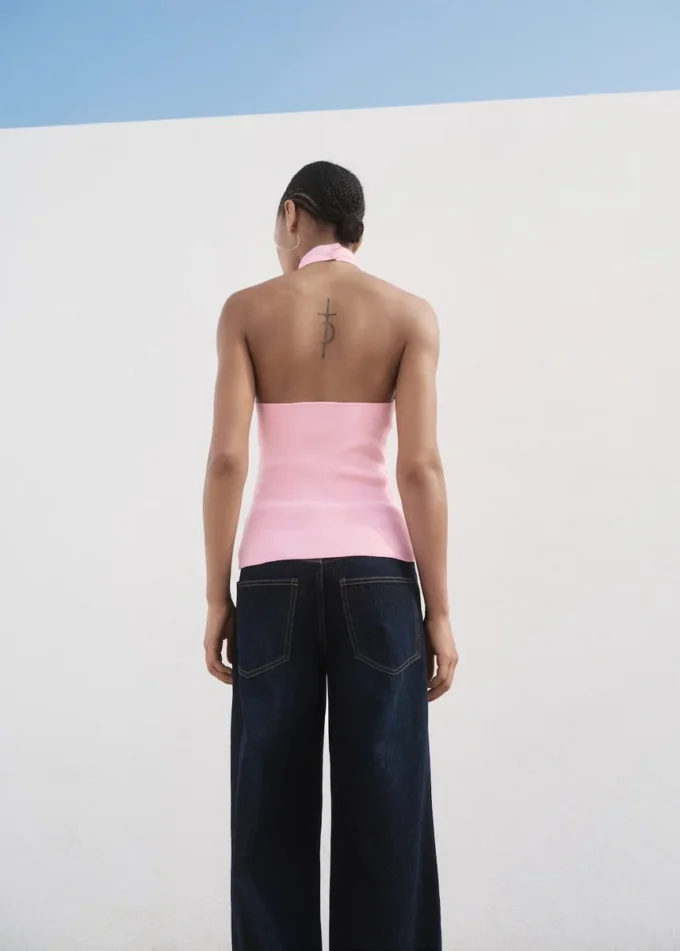 Pletený top s halter výstřihem Pletený top s halter výstřihem