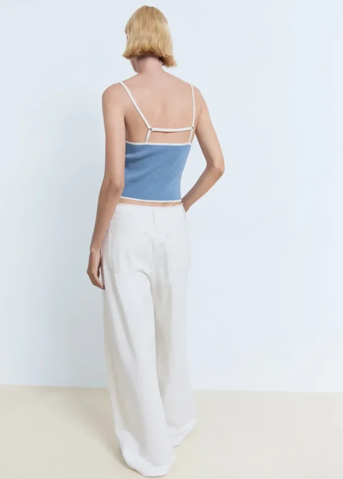 Pletený top s kontrastními lemy Pletený top s kontrastními lemy