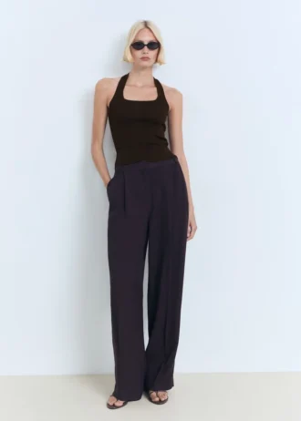 Pletené topy s halter výstřihem