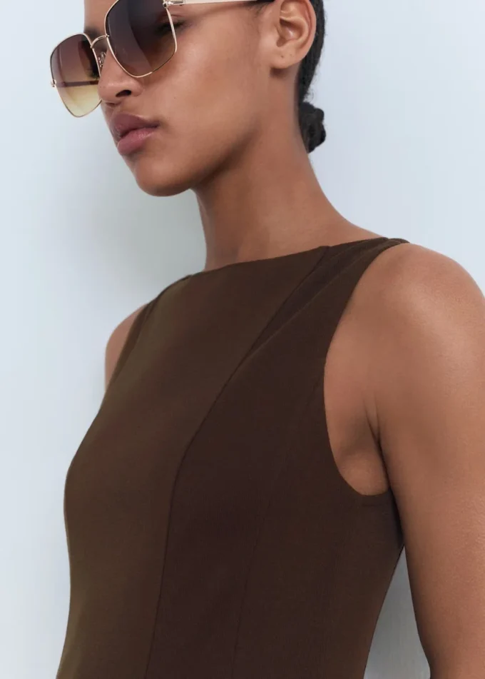 Plisované šaty ve tvaru písmene A