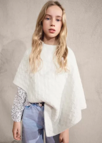 Pončo s copánkovým vzorem