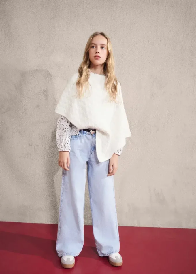 Pončo s copánkovým vzorem Pončo s copánkovým vzorem