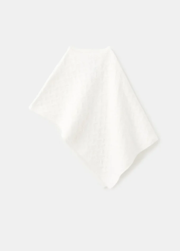 Pončo s copánkovým vzorem Pončo s copánkovým vzorem