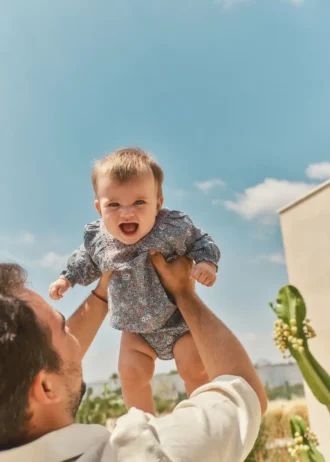 Potisknuté šaty a plenkové kalhotky Potisknuté šaty a plenkové kalhotky