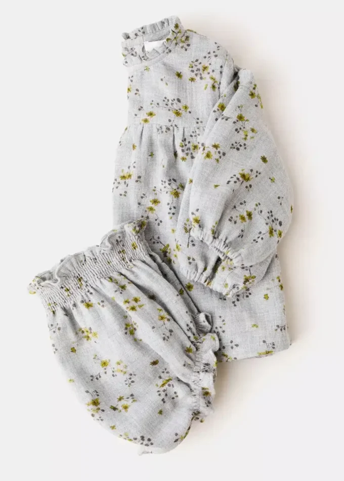 Potisknuté šaty a plenkové kalhotky Potisknuté šaty a plenkové kalhotky