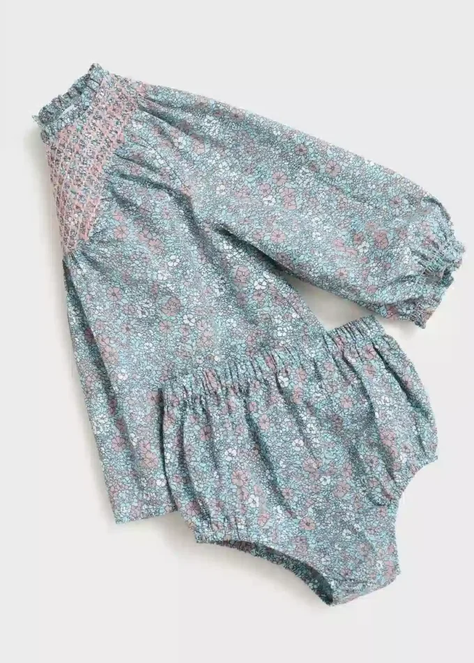 Potisknuté šaty a plenkové kalhotky Potisknuté šaty a plenkové kalhotky